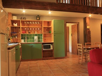 Cuisine équipée ouverte sur le séjour