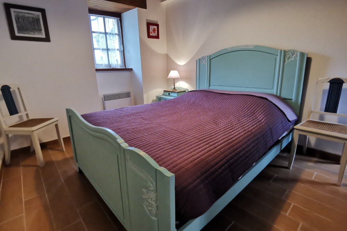 Chambre avec lit 140 au RDC