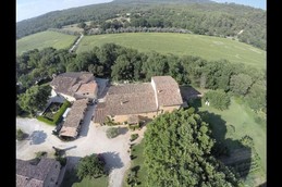 Vue aérienne du domaine Saint Bacchi Jouques