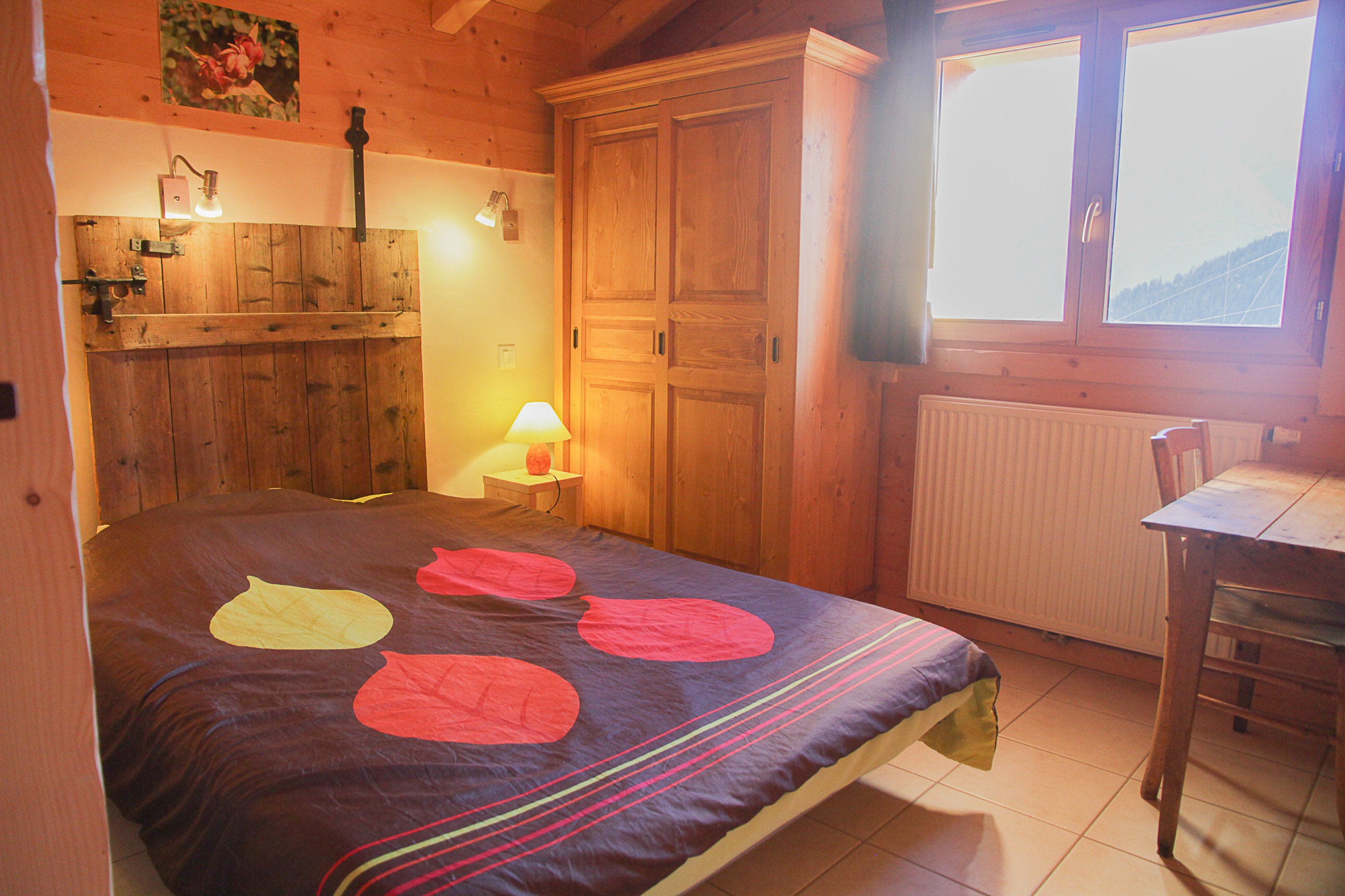 Chambre à l'étage avec lit 140x190