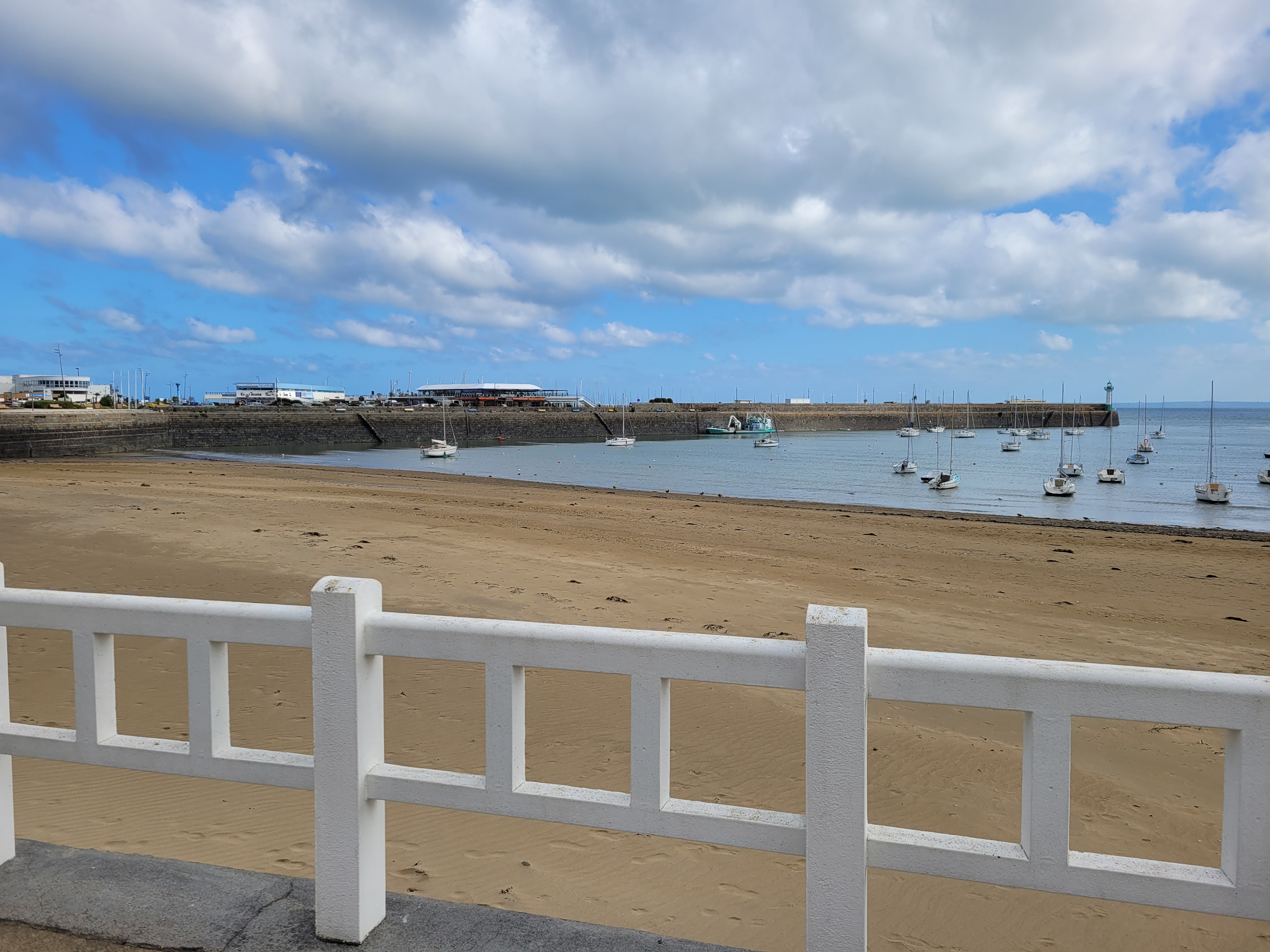 Saint Quay Portrieux station, 6 km away