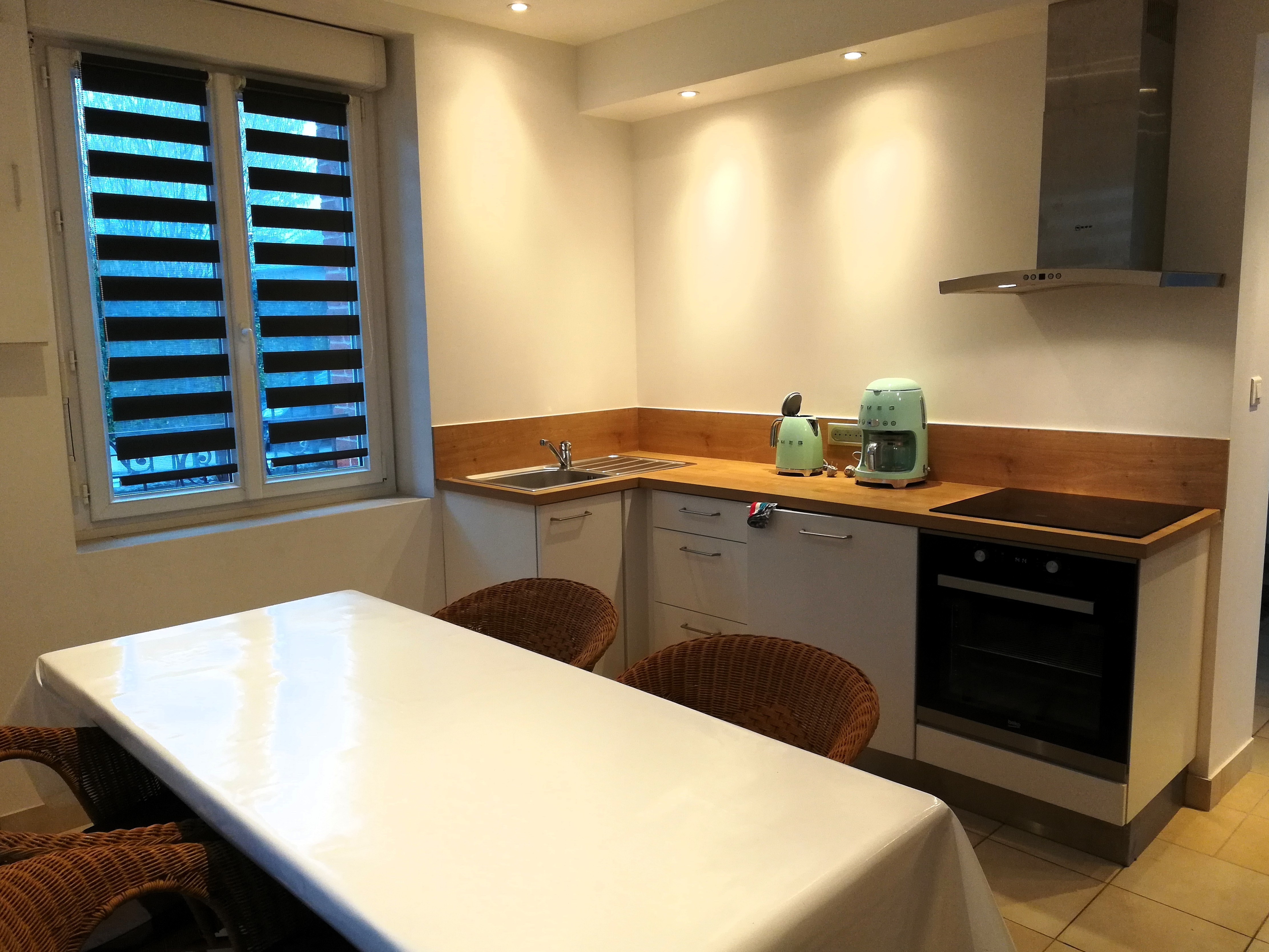 Cuisine toute équipée avec un espace pour vos repas