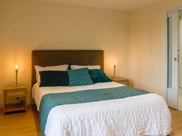 Bedroom with a 160 x 200 bed