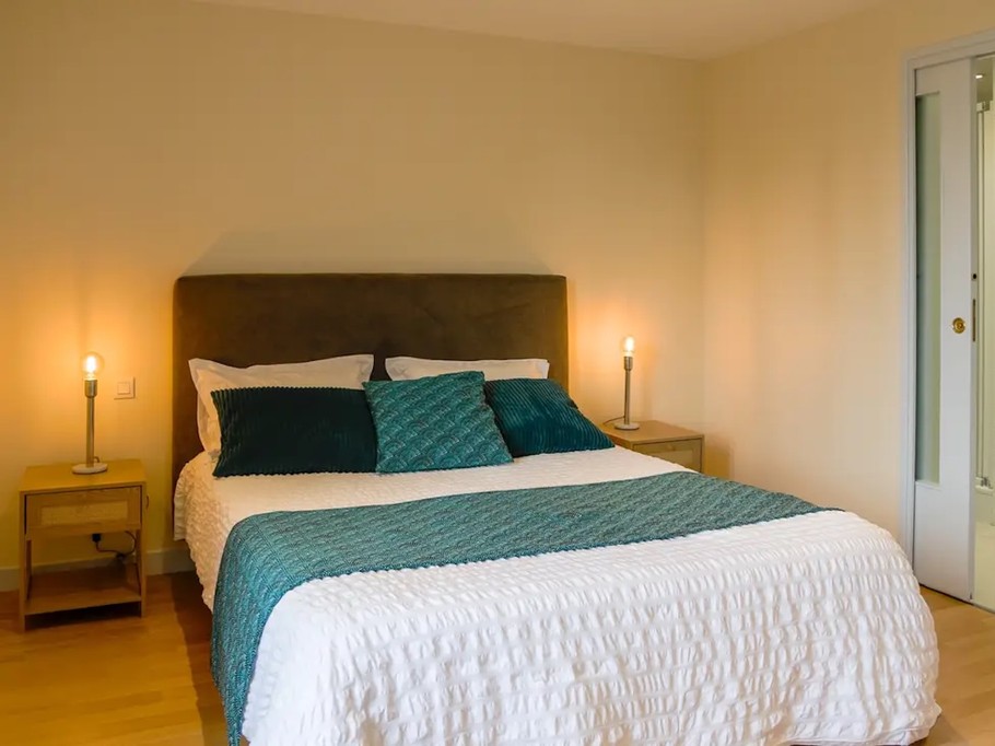 Bedroom with a 160 x 200 bed