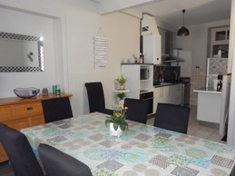 Pièce de vie avec cuisine et séjour