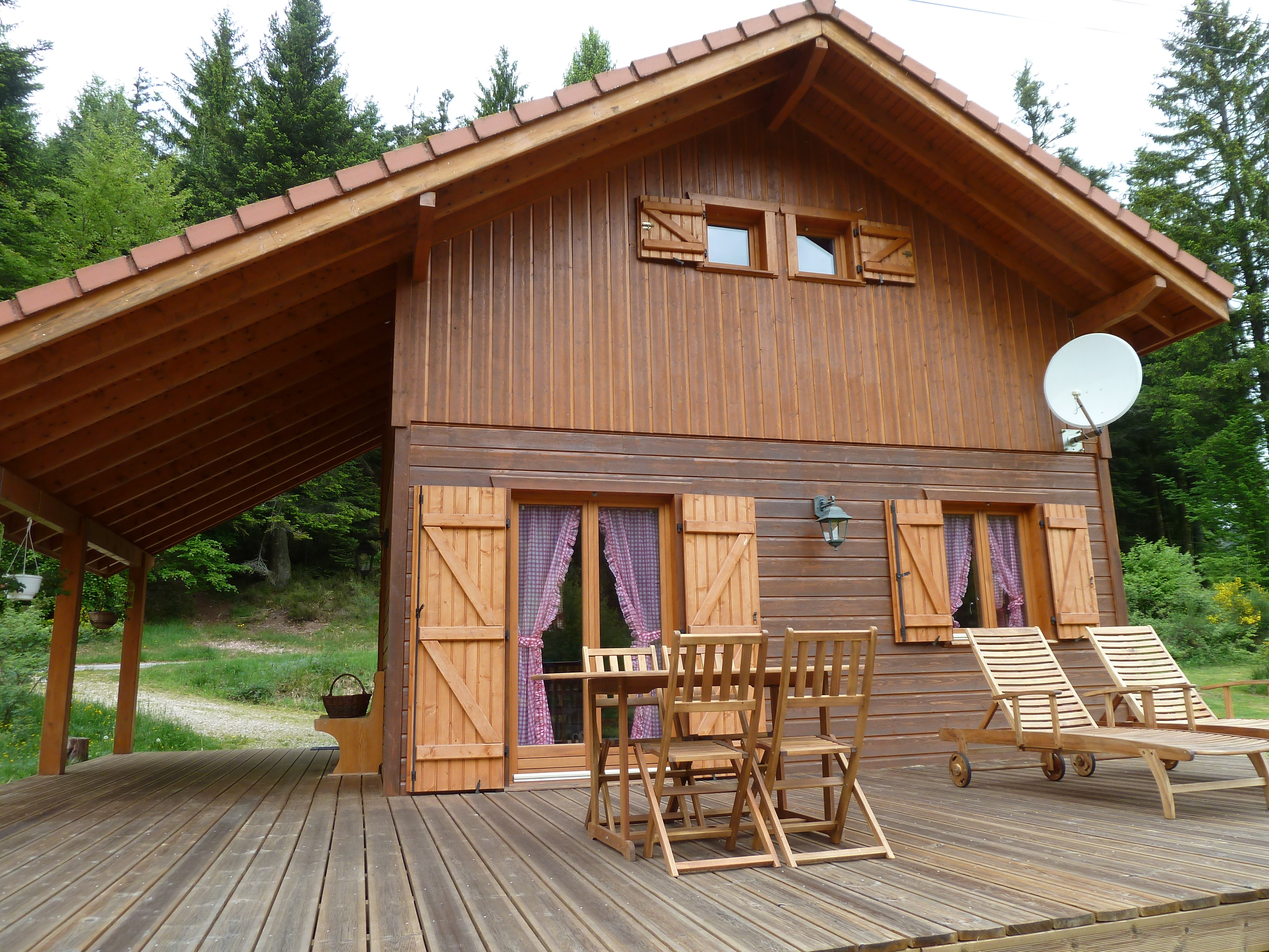 Terrasse - Chalet en bois tout confort aux Rouges-Eaux – Nature, jardin, randonnées Vosges