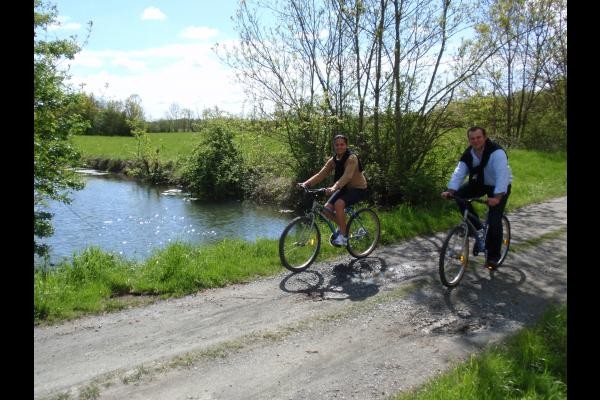VTT à disposition pour découvrir le Marais Poitevin secret