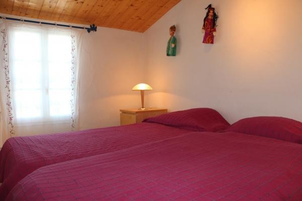 La chambre 2 - les 2 lits jumeaux forment un lit de 180 x 190