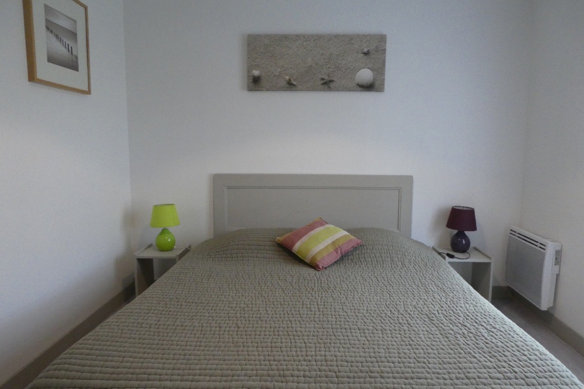 chambre avec lit 160