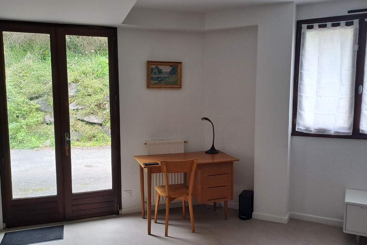 Entrée et vue espace de travail.