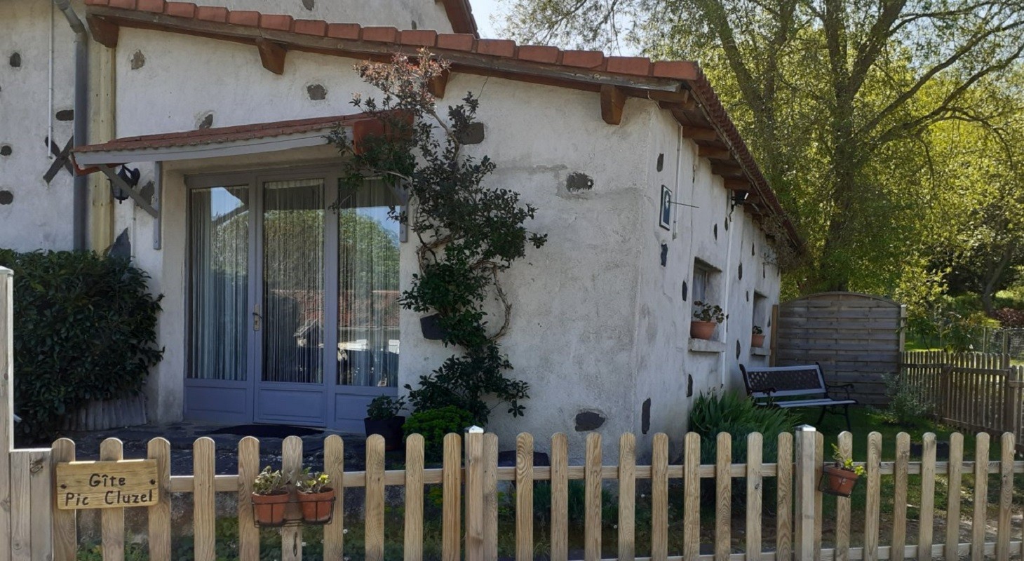 Gîte "Pic de Cluzel" : The terrace