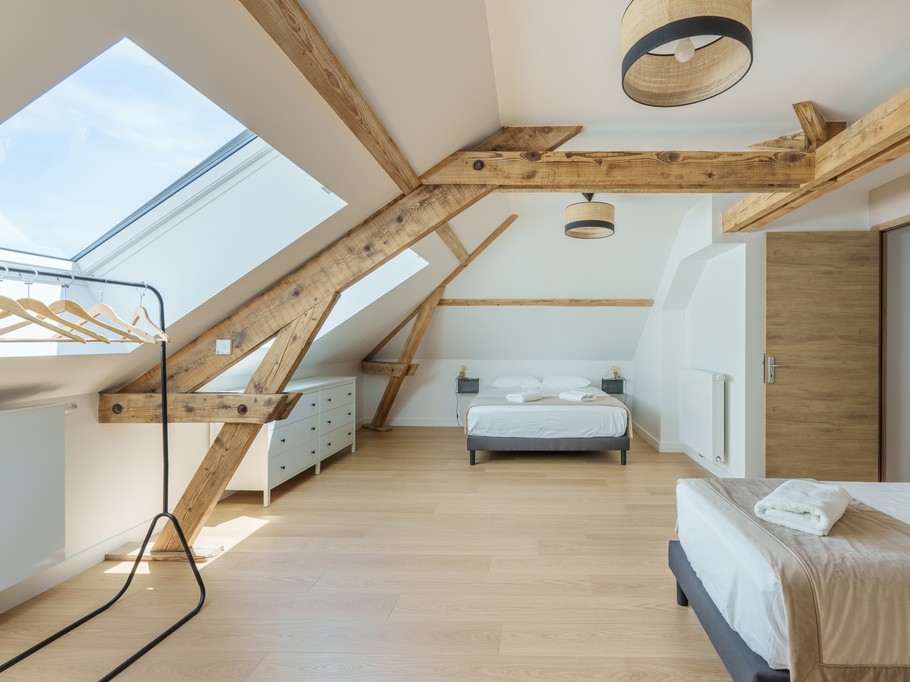 Chambre familiale taupe à l'étage