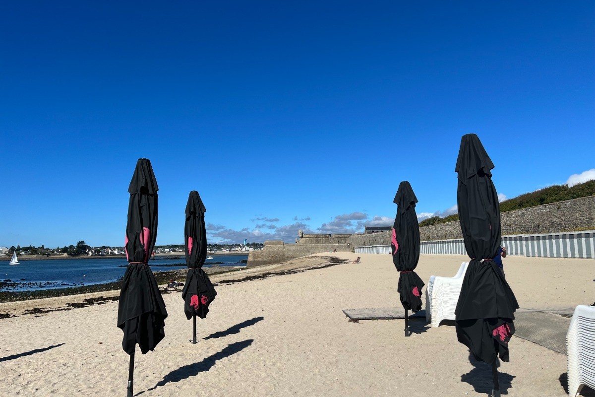 500m Grand plage et son Bar restaurant sur la plage