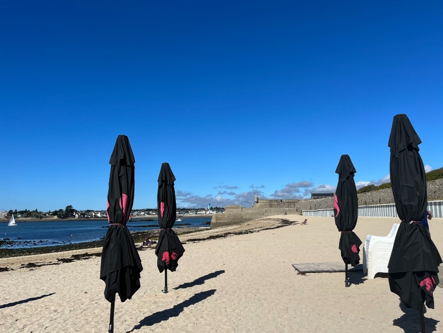 500m Grand plage et son Bar restaurant sur la plage