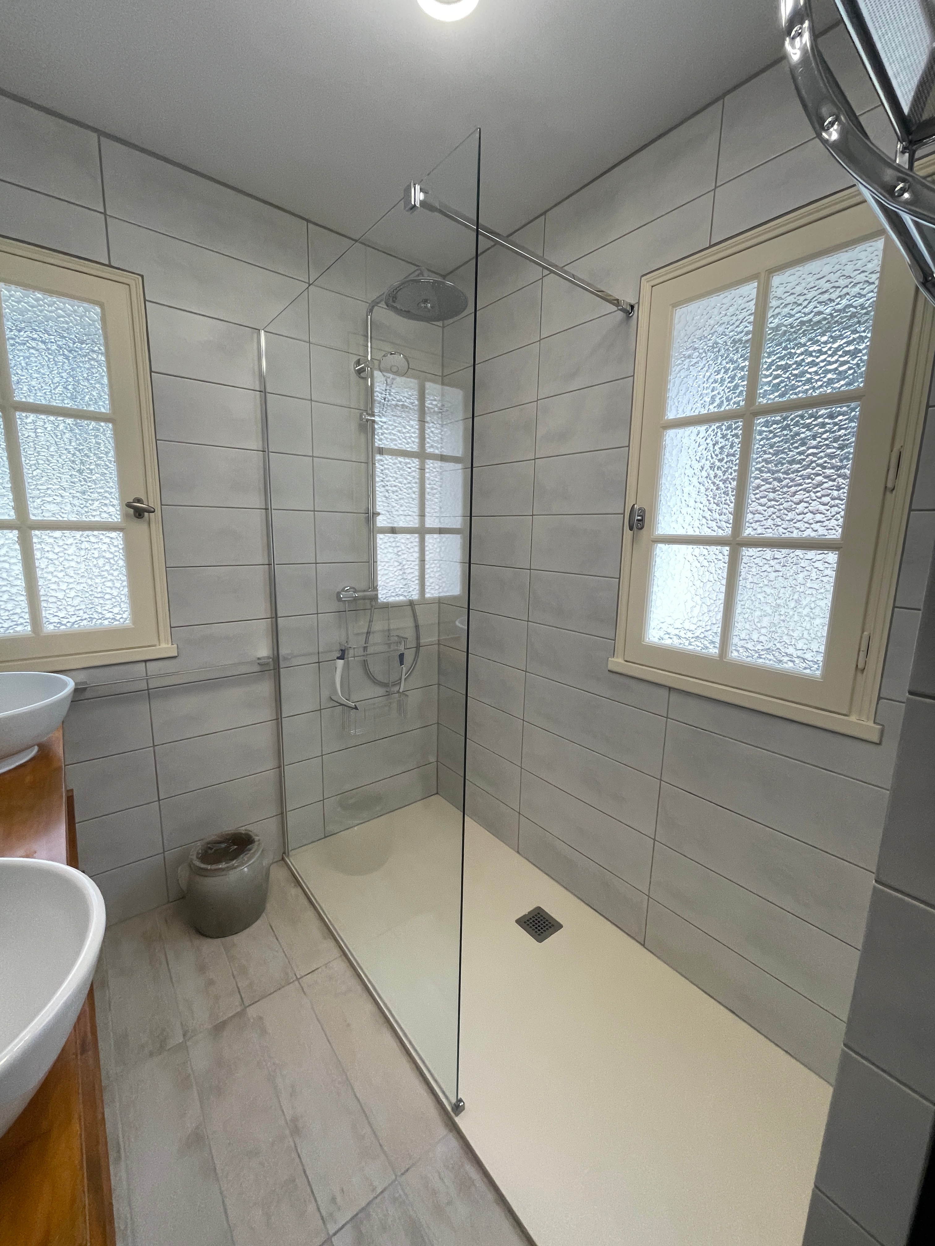 Douche à l'italienne.