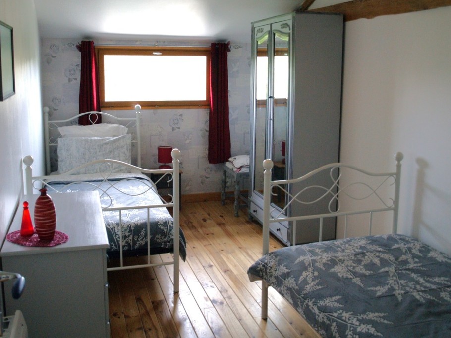 Chambre 2 lits simple