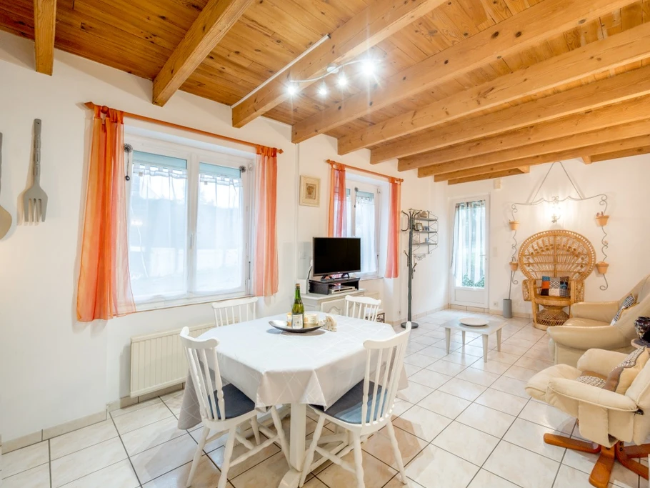 Via location de vacances , Clévacances  la salle a manger