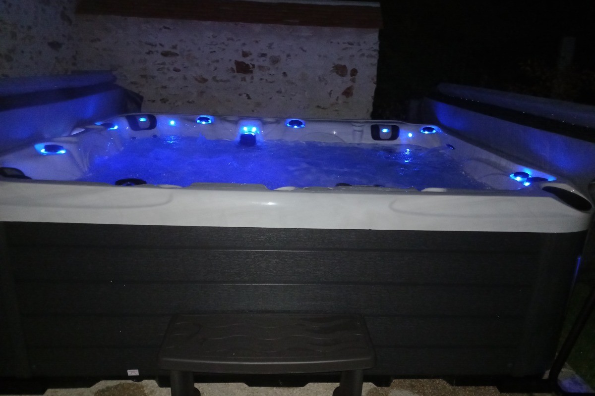 spa privatif extérieur en nocturne