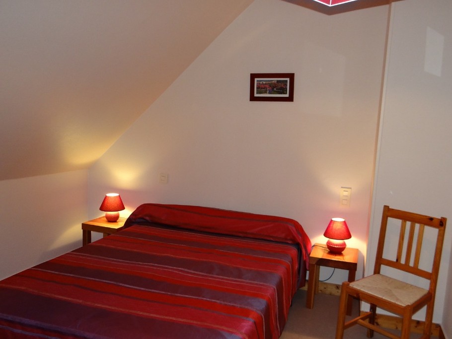 Chambre avec Armoire ( Etage )