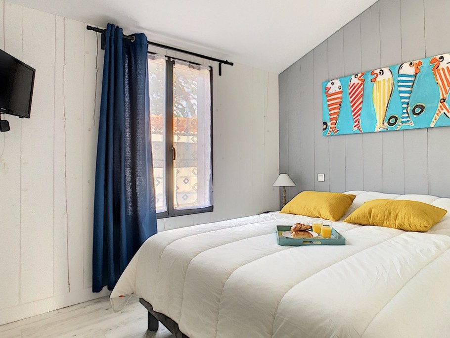 chambre 1 avec salle d'eau privative