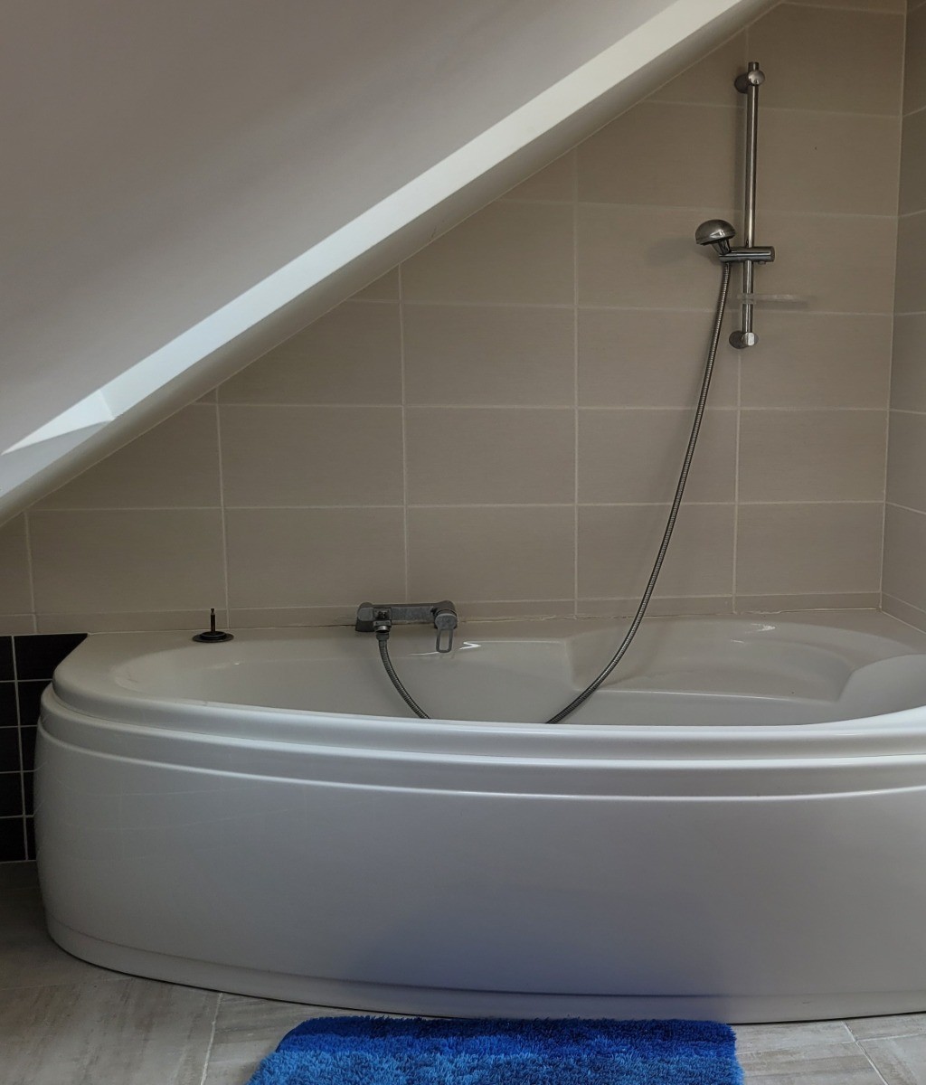 Clévacances - MAISON POUR 2 PERSONNES CENTRE ST CAST (5 minutes à pieds plage) COTES D'ARMOR - BRETAGNE - salle de bain