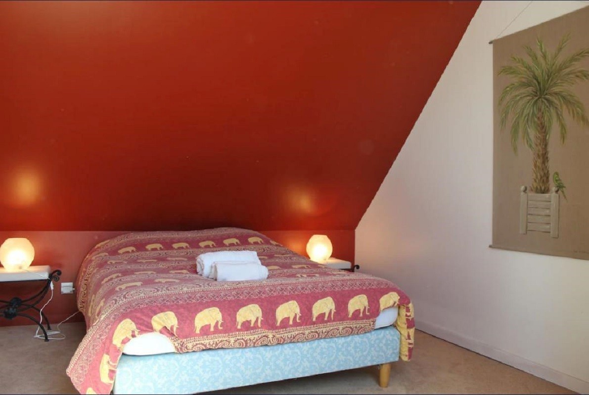 First floor: Bedroom 1 with double bed (160cm)