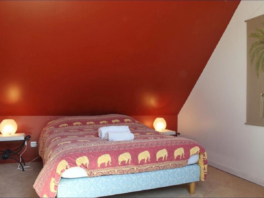 First floor: Bedroom 1 with double bed (160cm)
