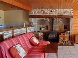 Gîte "Les Terrasses" (Livradois Forez) - Pièce de vie (salon)