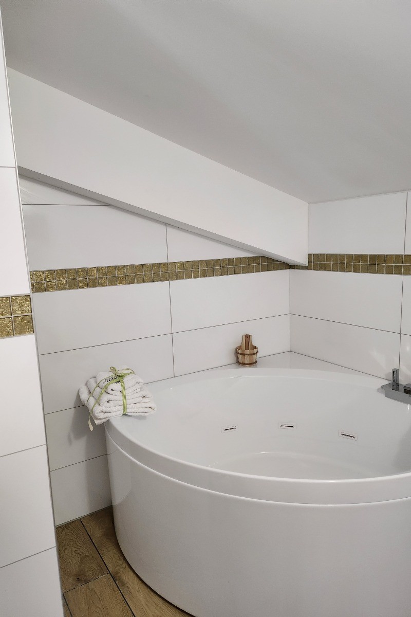 Baignoire balnéothérapie de la salle de bain Armagnac