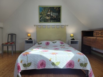 Location vacances, Clévacances, Maison de Tess, chambre étage lit 140