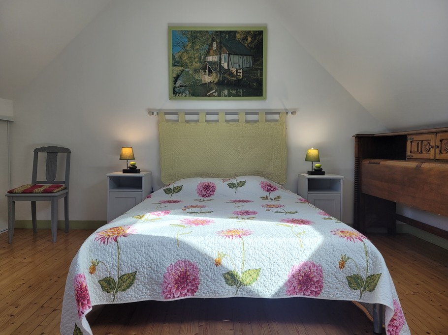 Location vacances, Clévacances, Maison de Tess, chambre étage lit 140