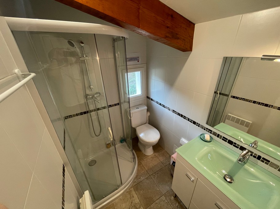 Salle de douche chambre 2