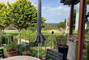 Terrasse extérieure avec vue mer