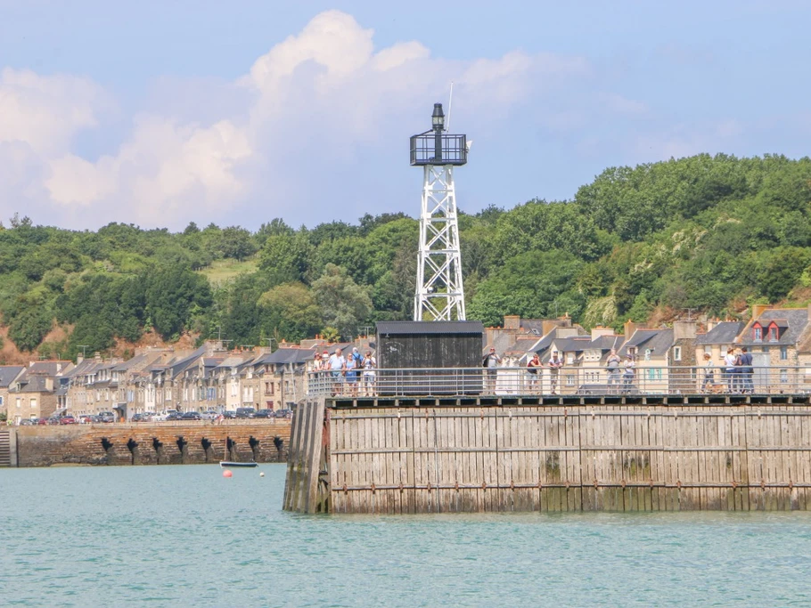 Cale de la Fenêtres sur le Port de la Houle à Cancale