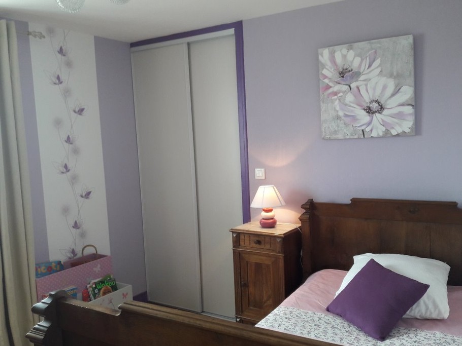 La chambre préférée de notre fille, lit 120, bibliothèque enfant et jeux !