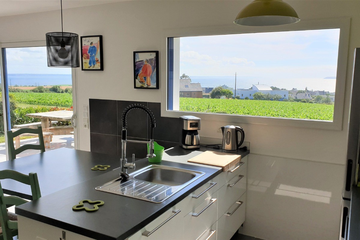 Vue mer depuis la cuisine
