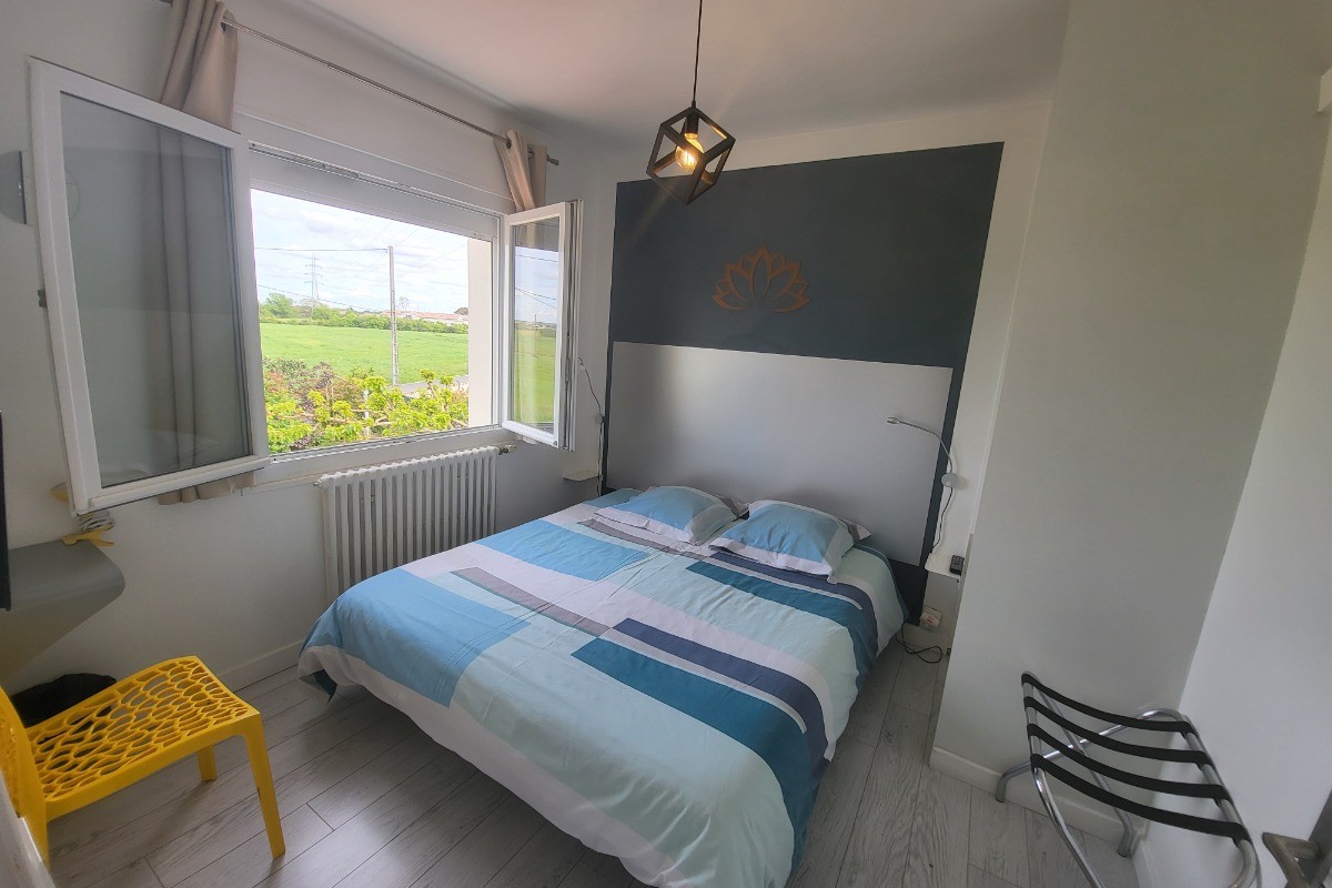 Chambre 1 avec lit double
