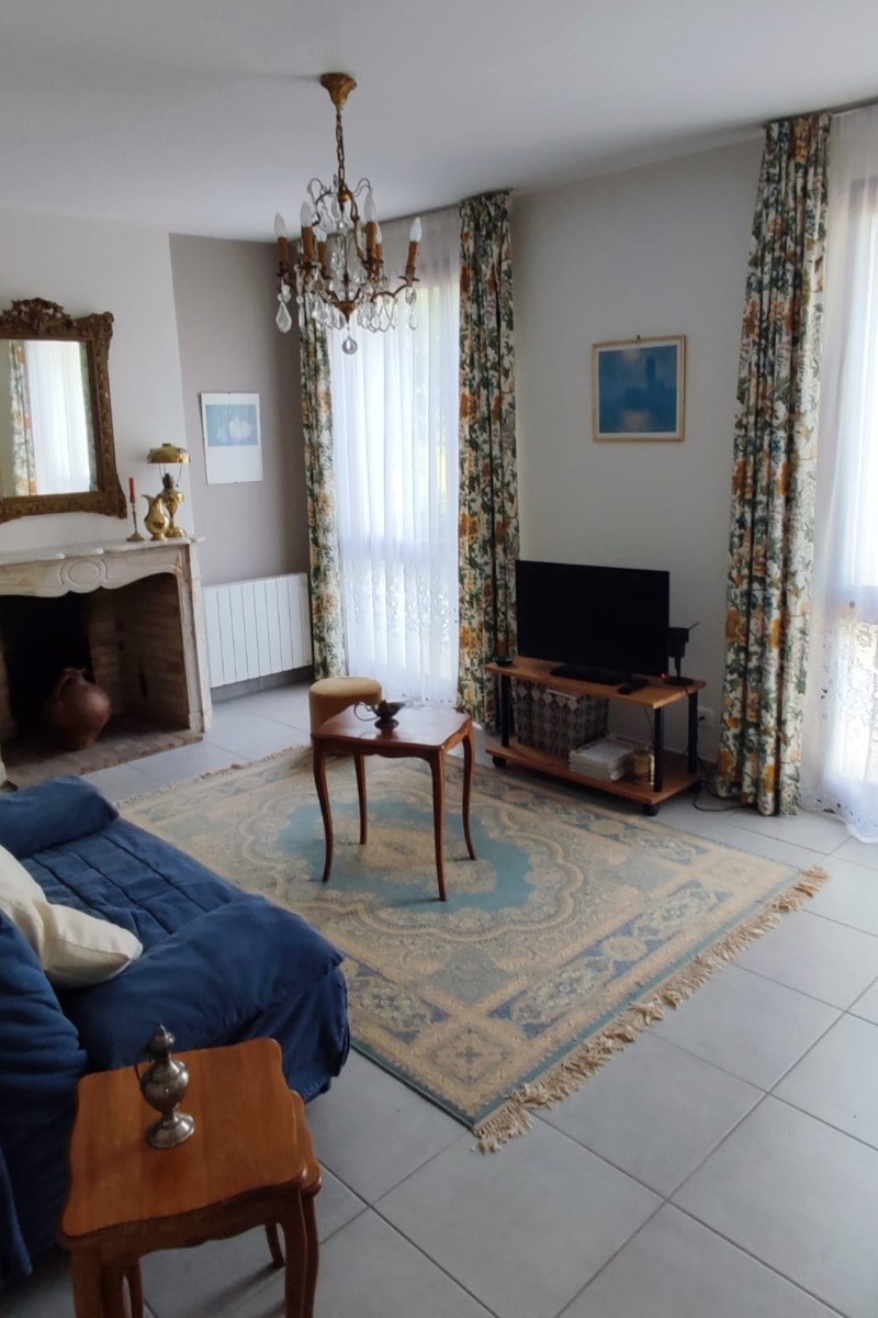 Tarn_Puygouzon_Albi_Maison plain pied_4 personnes_salon TV