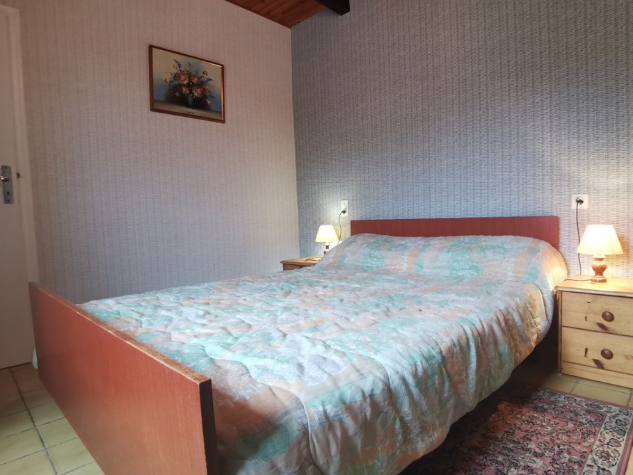 RDC: Chambre 1 avec lit 140