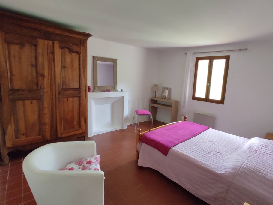 Chambre 1 avec lit 140cm