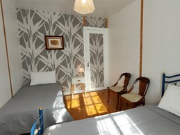 Chambre N° 2 étage