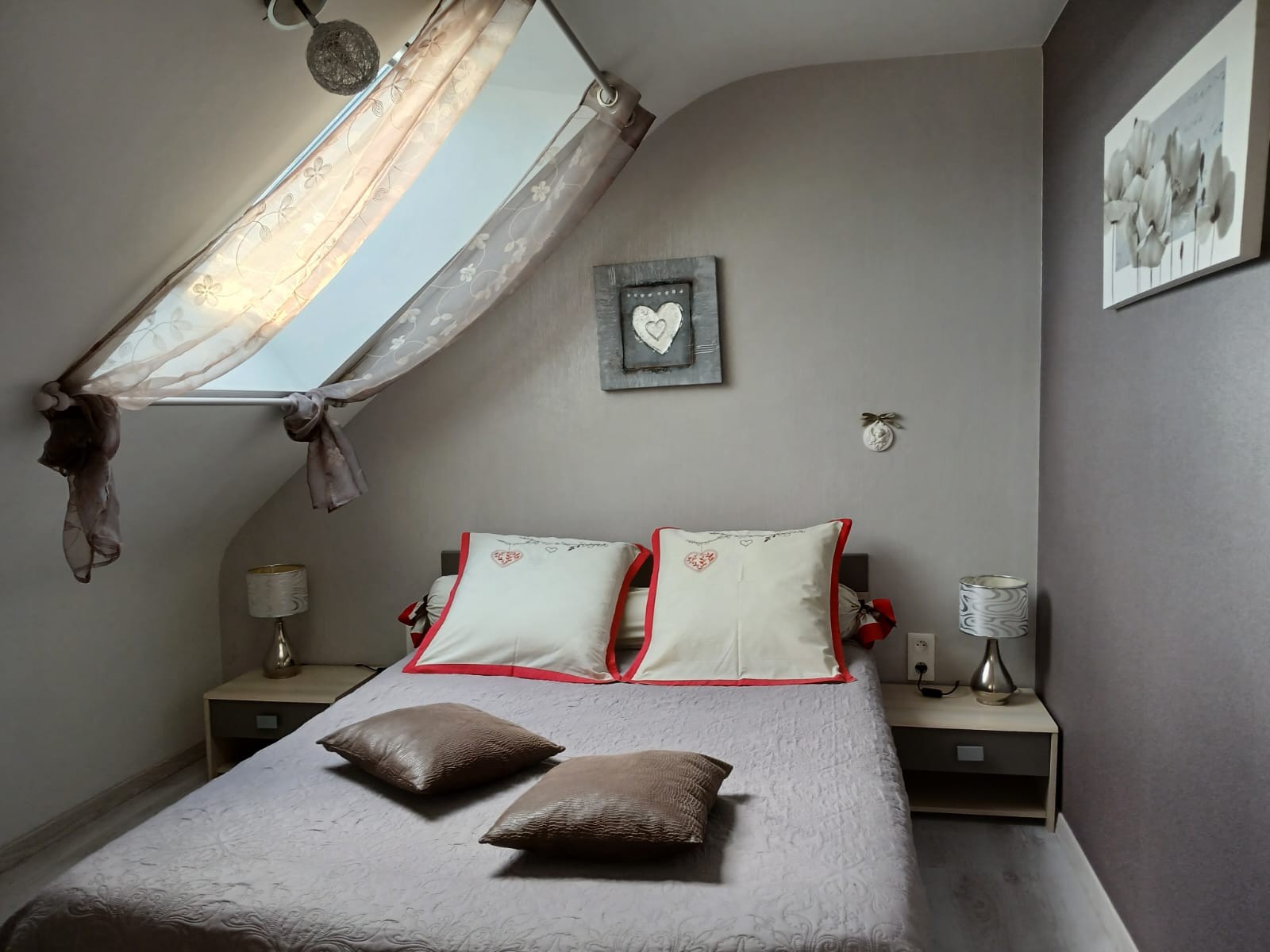 Bedroom 2 - bed 140 x 190 cm with desk, TV, wardrobe and chest of drawers.