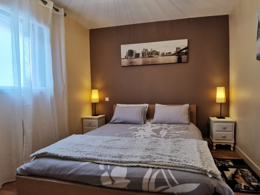 Chambre avec lit 160 salle de bain privative