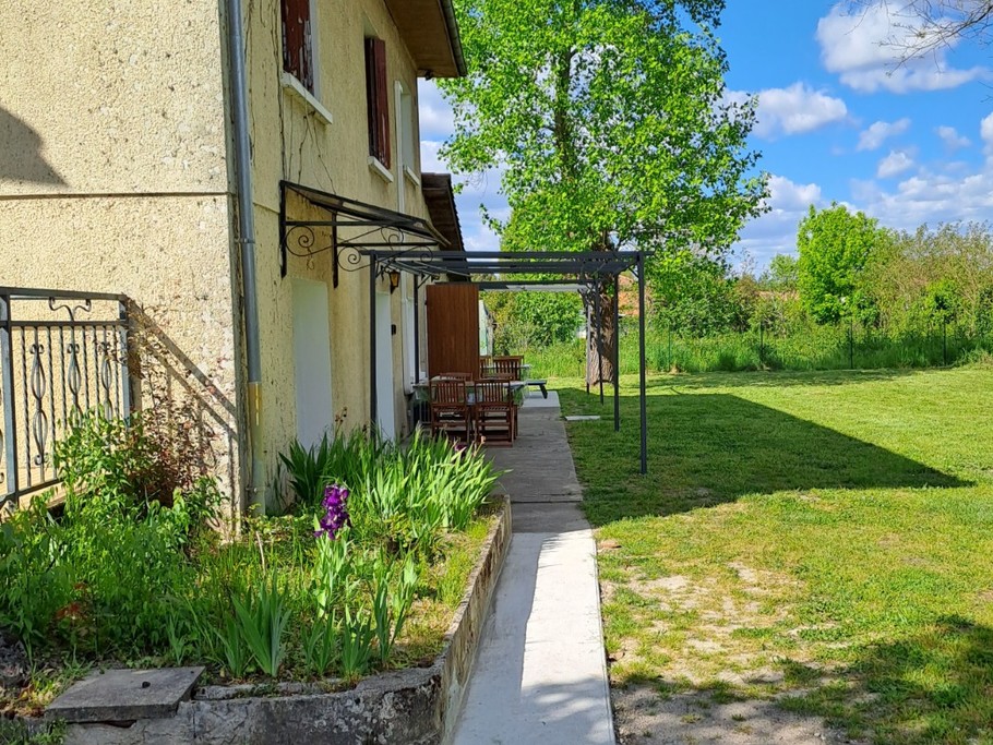 passage pour entrer dans le Gîte