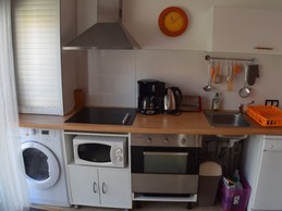 Au rez-de-chaussée, la Cuisine - Maison Grise pour 5 personnes, proche plages, Meschers sur Gironde près de Royan