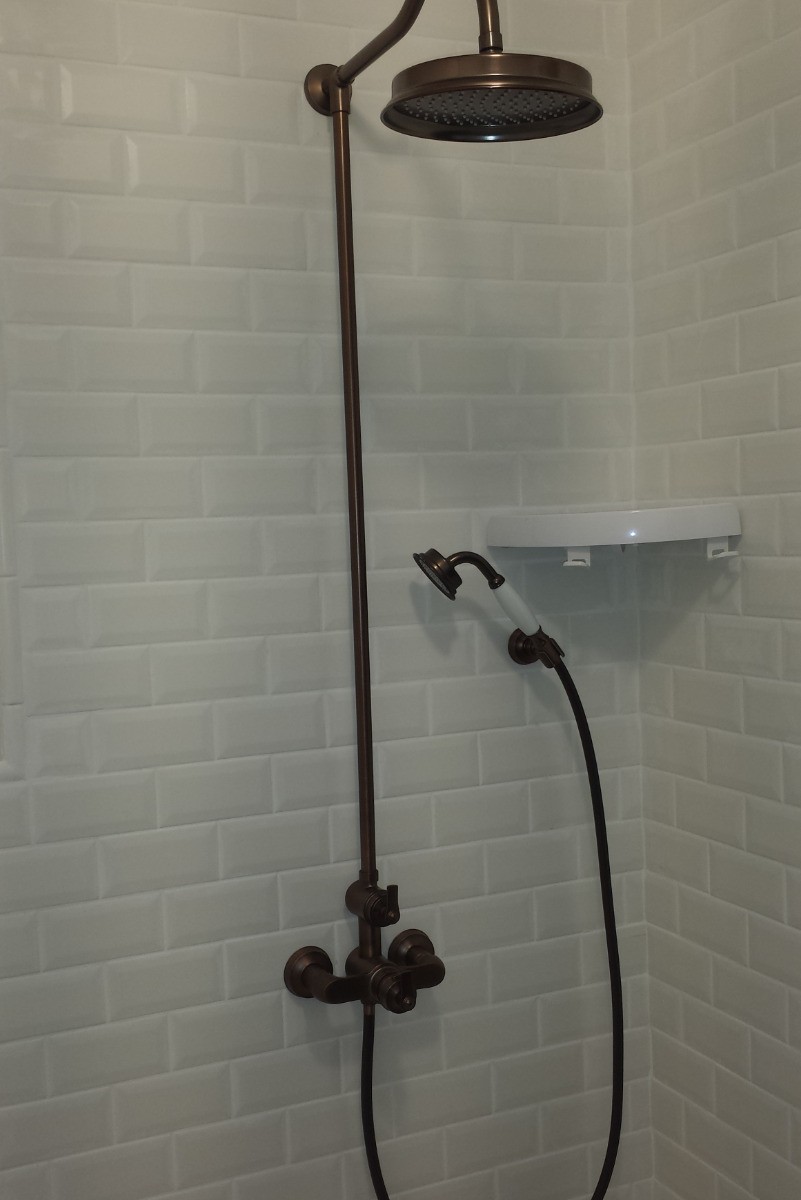 MELIKIAN, location, Paimpol, Salle d'eau du studio, la douche
