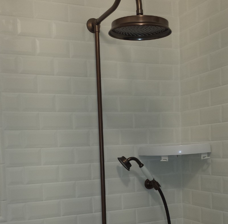 MELIKIAN, location, Paimpol, Salle d'eau du studio, la douche