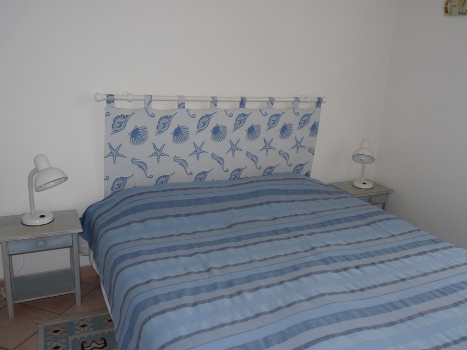 Bedroom with 160 cm bed