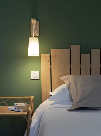 Lassenat, chambre Côté jardin, esprit scandinave et vintage