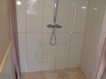 Grande salle d'eau - rez de chaussée